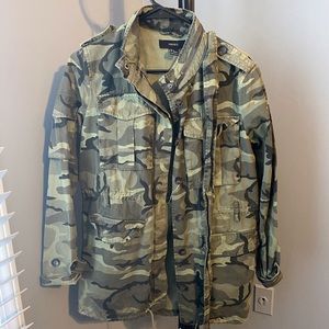 Camo jacket with belt size small forever21 cute